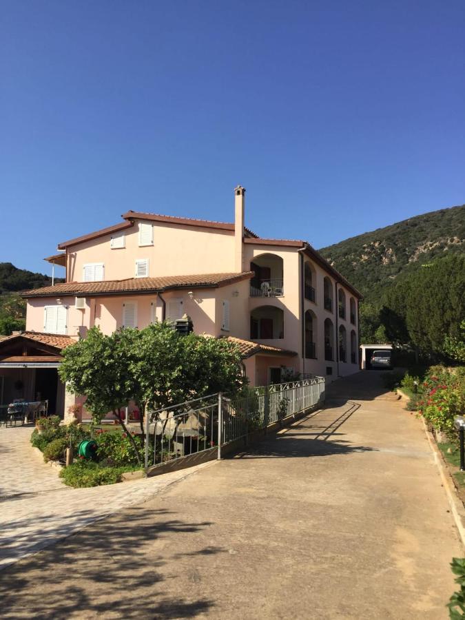 Villa Rosa Chia Exteriör bild